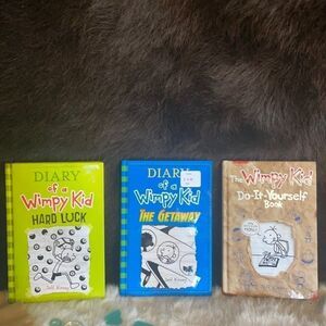 Diary of a Wimpy Kid bundle of 3 (4609)